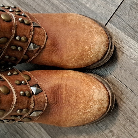 Circle G distressed leather bootie - Picture 3 of 11